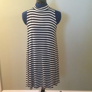 Striped knee-length dress